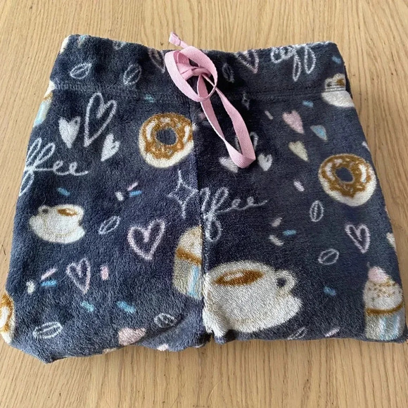💥Secret Treasures Women's Plush Cuffed Pajama Pants M - Picture 4 of 8